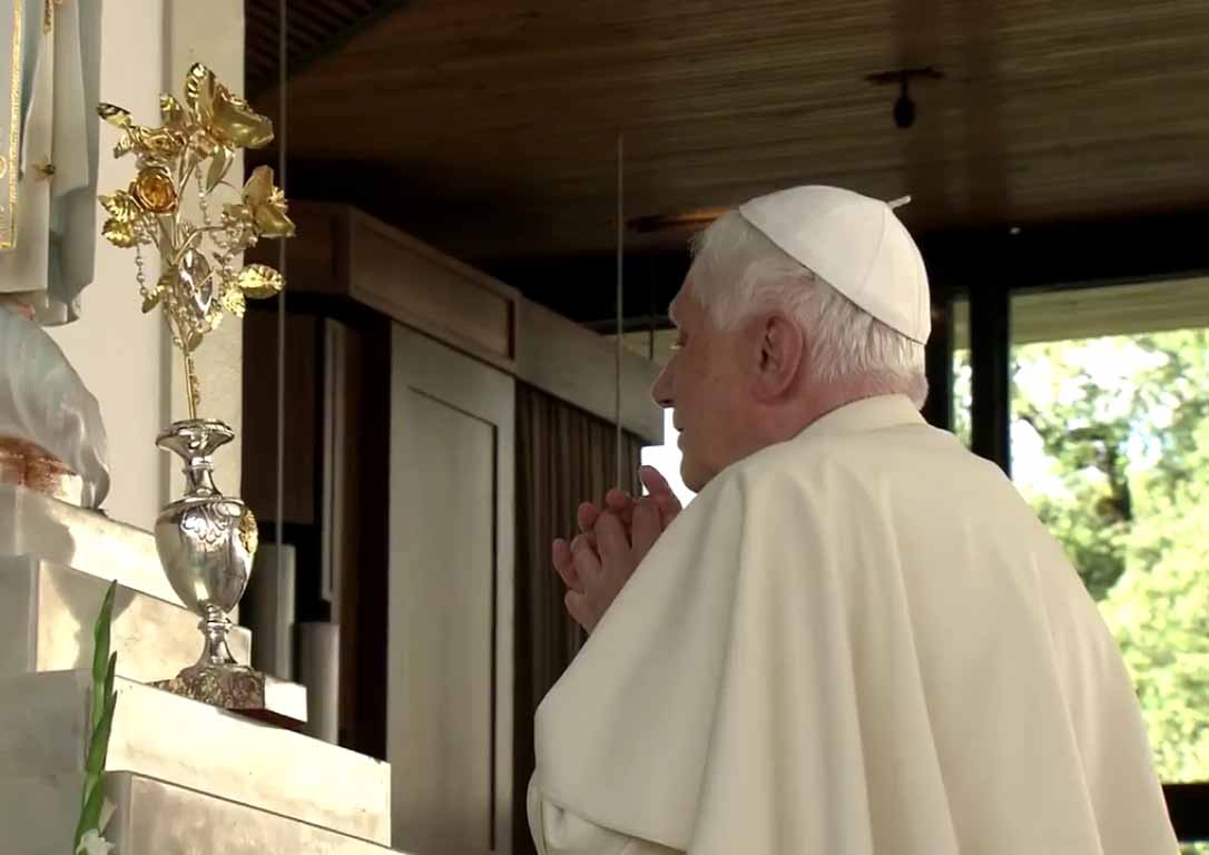 Visita de Benedicto XVI al Santuario de Fátima (12_de_Maio_de_2010)