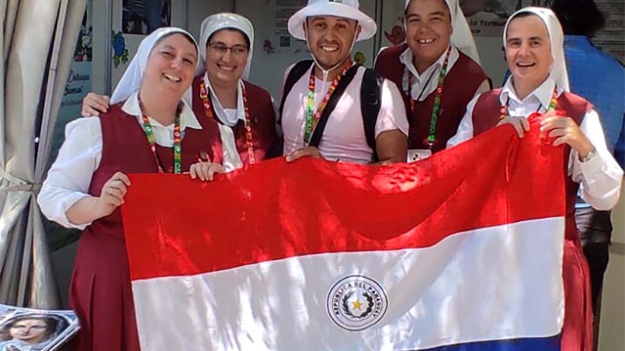Paraguay junto a las Reparadoras en la Feria Vocacional de la JMJ 2023