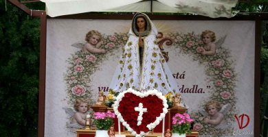 El mes de mayo es el mes de Mar&iacute;a y por eso hicimos una Consagraci&oacute;n a Nuestra Madre