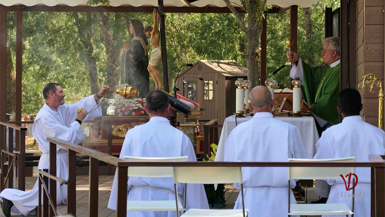 Consagración en el primer sábado de agosto del 2026 con la Virgen de fondo