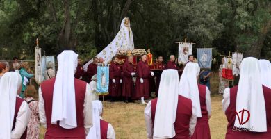 Hermanas Reparadoras rezando el Rosario en el día de la Asunción de la Virgen María a los cielos en Prado Nuevo de EL Escorial 2026